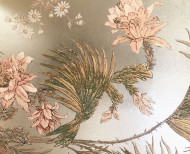 Papier peint panoramique à la feuille d'or pâle Fleurs de prunier . 1889